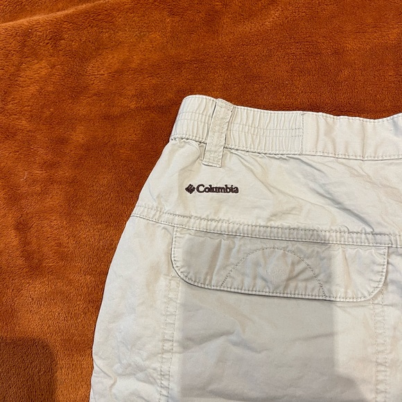 Women’s Columbia Shorts - Picture 6 of 10